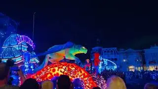 Disney Adventure Friends Cavalcade & Starlight Parade