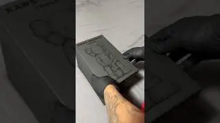 KAWS Holiday:Thailand #kaws #hype #unboxingvideo #unboxing #kawsfigure #kawsone #collection