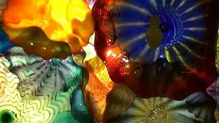 Dale Chihuly - Cosmic Glasswork Display
