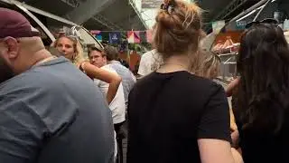 LE MARCHÉ DES ENFANTS ROUGES