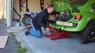 vw Beetle/Bug engine removal using a motorcycle/atv  jack.