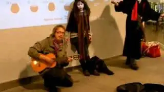 Varisrauta feat. Mikon palveluiden improryhm&auml;sessio - Luovuta verta jo t&auml;n&auml;&auml;n