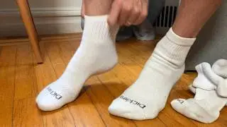 In this video, I try on these Dickies Men's Dri-Tech Quarter Socks and show them on my feet.