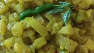 Hare Tamatar Ki Sabji With Spring Onion