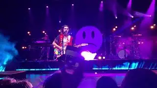 i know a place  - conan gray - comfort crowd tour