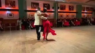 Tango Triste Anibal Troilo con Eugenia Deanna y Jonatan Agüero