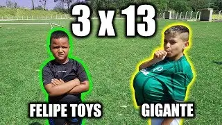 GIGANTE DESTRUIU FELIPE TOYS NO 1 VS 1 * Teve Gol de Placa* Desafios de Futebol
