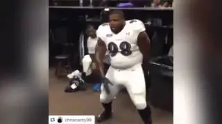 US footballer shows off amazingly athletic locker room dance moves