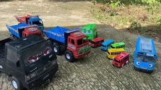Mobil truk pasir menemukan banyak bus tayo sedang parkir !! #mobilmobilan #bustayo #trukpasir 