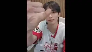 🥟: promise?🤙🏽 ~ 🥺❤️~📱251024 Fansshop video call fansign #hyunjin #현진