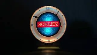 Schlitz (Blue Discoball) Clock