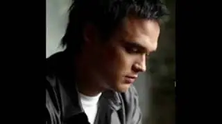 Walk on by -Gareth Gates(and pictures of g2)