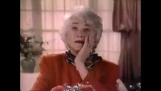 Snuggly Shoppers Drugmart Bea Arthur Retro 80s Christmas Commercial (1989)