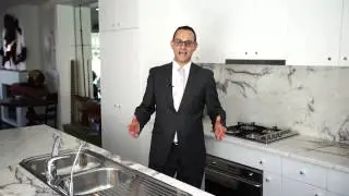 Gary Peer Caulfield presents 5/82-84 Barkly Street St Kilda