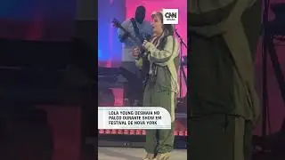 Lola Young desmaia no palco durante show em festival de NY