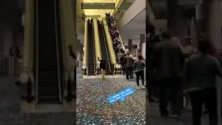 Imagine seeing this as youre casually walking through the mall(parkour.pumping/IG) #parkour