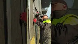 Installation of a profile for a ventilated facade
