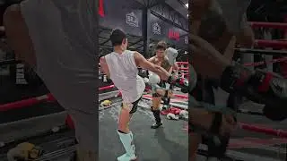 Elit muaythai sparring with the WBC champion Yod PT and ONE star Petpattaya Silk Muaythai #muaythail