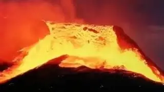 Lava Flooding At Highest Rate / Iceland Fagradalsfjall Volcano Eruption