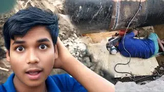 Bhai kichad mein ghuskar welding lagana pad raha hai 