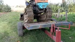 Chargement du Lamborghini ercolina sur la remorque
