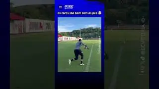 Os goleiros do Vit&oacute;ria ser&aacute; se t&atilde;o bem com os p&eacute;s 👀