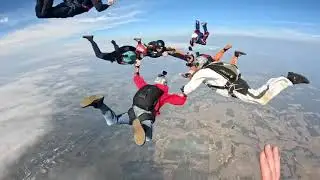 8way skydiving formation/Wresting in the air