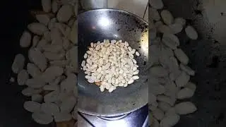 #Cooking skinless peanuts with minced garlic #asmr #viral #shorts #shortsfeed #ytshorts
