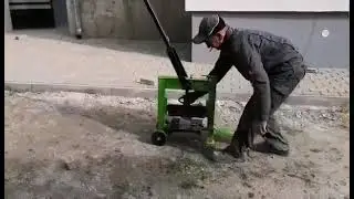Zipper ZI-SKN330 kőroppant&oacute;nk munk&aacute;ban
