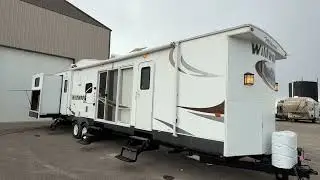 Wildwood destination trailer DLX 402QBQ
