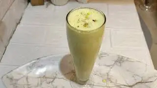Quick mangolassi #lassirecipe  pista lassi #mango yogurt smoothie #summerspecialdrink #drinks #lassi