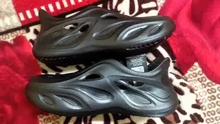 Red Tape Black Slides Clogs