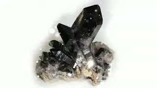 Receive Reiki From Smoky Quartz (Morion) To Heal Your Root Chakra.