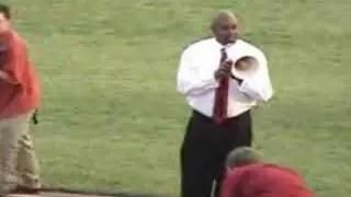 Coach Sidney Lowe