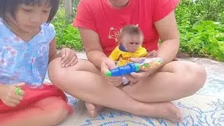 kubo monkey and water gun candy box # video family