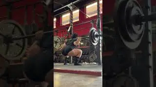 Squat Goals: Crushing It! 💥