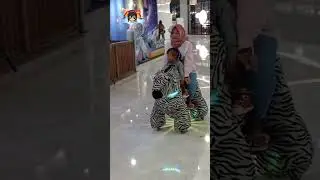 naik boneka zebra di gressmall GRESIK | filkhiya story