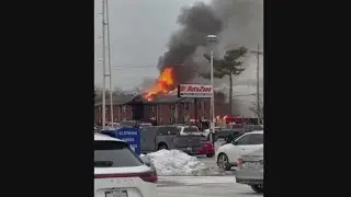 Apartment fire erupts in Middletown