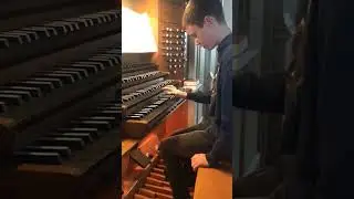 TheRedstoneCraft Versucht Orgel zuspielen🙆