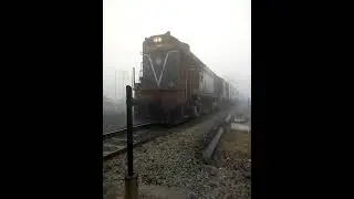 Koyana Express in Unchgaon (No Station), Kolhapur