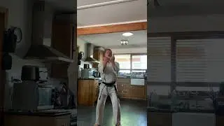 Basic methods of Kangaroo Chi Kung breathing, Isometrics movements & Roo forearm strikes         🥋🦘🤜