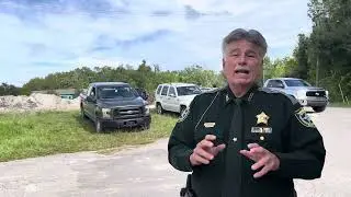 Sheriff Visits Sandbag Location in Brooksville