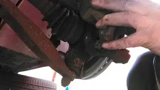 Citro&euml;n C4 break disc and pads replacement. Pt 1