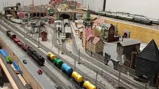 MODELLEISENBAHN MÄRKLIN DIGITAL ANLAGE H0 UNTERE EBENE, OBERE EBENE GLEICHSTROM ANALOG H0.