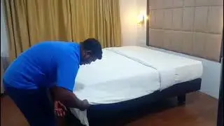 Hotel mein is tarah Se bed making hota Hai 