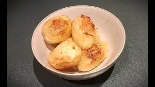 How to cook perfect, fluffy roast potatoes!