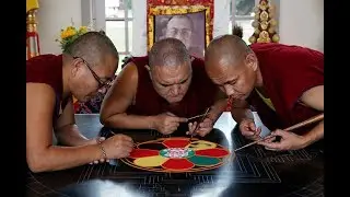 Monks create Mandala only to destroy it