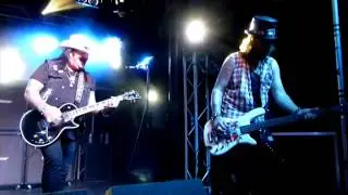 Pretty Maids - Little Drops Of Heaven (Live Firefest 2014)