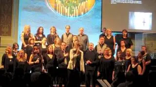 Britta Bergström gästsjunger med Spectra Gospel