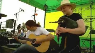 Vicki Swan & Jonny Dyer - Scottish Smallpipes tunes (live at Leigh Folk Festival 2009)